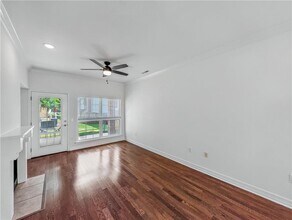 904 Dixson St in Rogers, AR - Foto de edificio - Building Photo