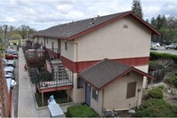 Paso Robles Gardens in Paso Robles, CA - Foto de edificio - Building Photo