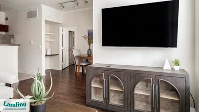 8989 West Rd in Houston, TX - Building Photo - Building Photo