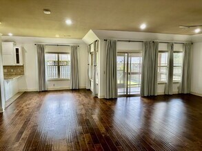 5811 S 67th St in Cave Springs, AR - Foto de edificio - Building Photo