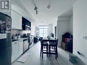 10 De Boers Dr in Toronto, ON - Building Photo - Building Photo