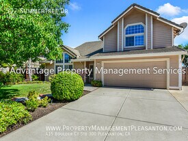 327 Summertree Dr in Livermore, CA - Building Photo