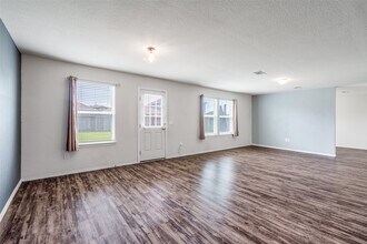 5722 Basin Ranch Ln in Park Row, TX - Foto de edificio - Building Photo