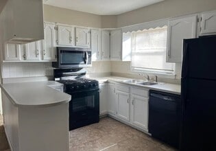 6910 Noble Dr in Hazelwood, MO - Building Photo - Building Photo