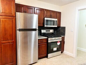 153 Fifth Ave in Pelham, NY - Building Photo - Building Photo