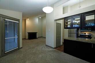 Tenzen Apartments in Bellevue, WA - Foto de edificio - Interior Photo