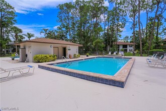 1765 Courtyard Way in Naples, FL - Foto de edificio - Building Photo