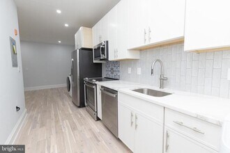 1830 Pine St in Philadelphia, PA - Building Photo - Building Photo