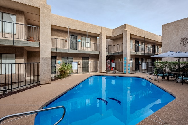 3816 E McDowell Rd in Phoenix, AZ - Foto de edificio - Building Photo