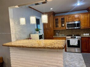 3171 SW 16th Ct in Fort Lauderdale, FL - Foto de edificio - Building Photo