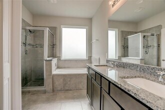 7331 Saddle Tree Dr in Spring, TX - Building Photo - Building Photo