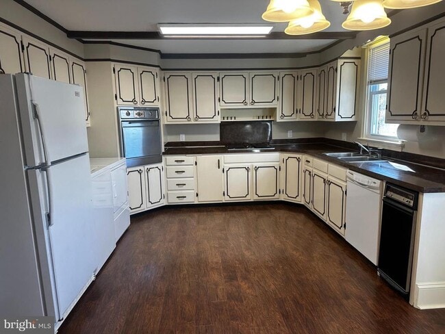 659 N Main St in Doylestown, PA - Building Photo - Building Photo