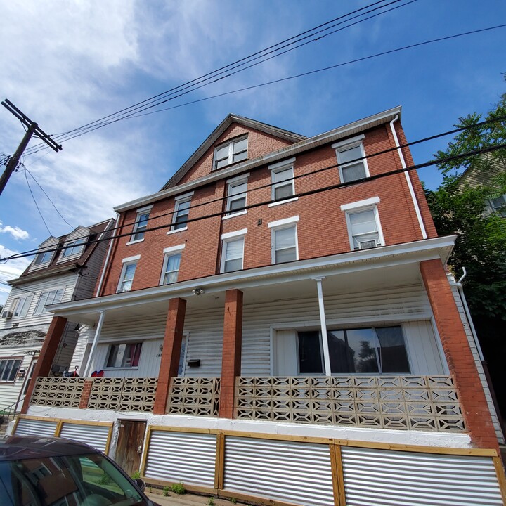 860 railroad st, Unit 4 in Mckees Rocks, PA - Foto de edificio