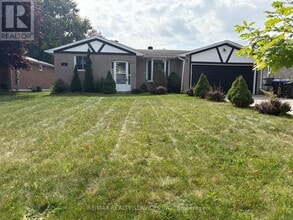 5 Hammond Crescent in New Tecumseth, ON - Building Photo - Building Photo