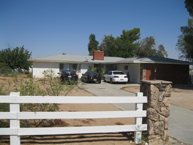 14664 Gayhead Rd in Apple Valley, CA - Building Photo - Building Photo