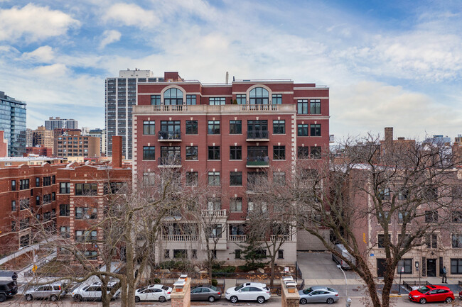 545 W Aldine Ave in Chicago, IL - Foto de edificio - Building Photo