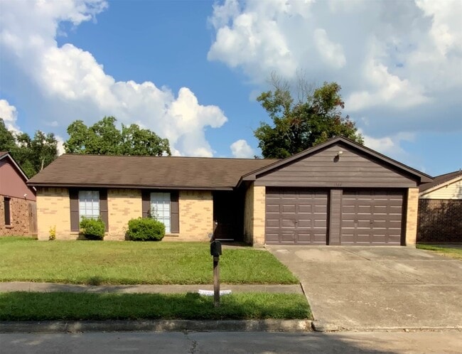 property at 1366 Stevenage Ln