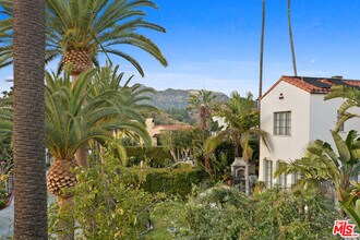 6717 Whitley Terrace in Los Angeles, CA - Building Photo - Building Photo