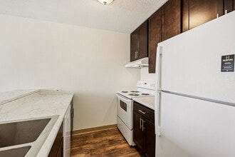 Thornton Place Apartments in Minneapolis, MN - Building Photo - Interior Photo