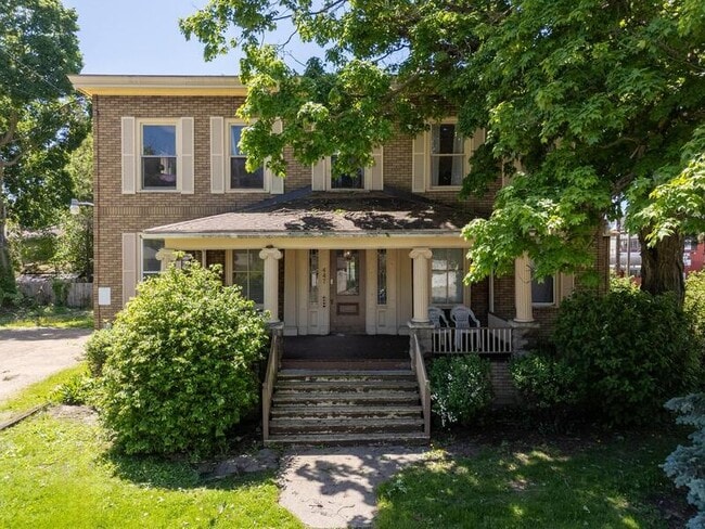 property at 447 W Vine St