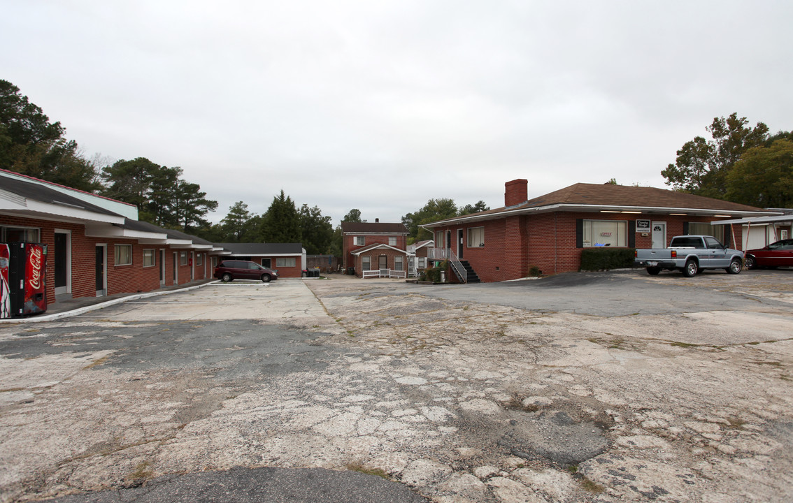 2716 S Wilmington St in Raleigh, NC - Building Photo