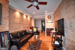 1529 S Charles St in Baltimore, MD - Building Photo