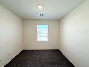 9472 Peaceful River Ave in Las Vegas, NV - Building Photo - Building Photo