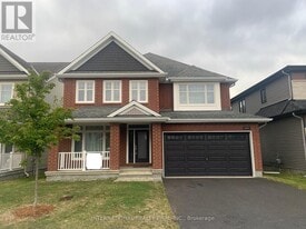 696 Moonflower Cres in Ottawa, ON - Building Photo