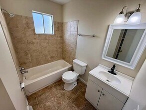 2176 Thurmont Rd in Akron, OH - Building Photo - Building Photo