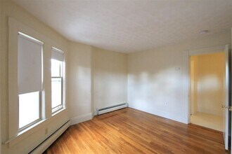 195 Concord Ave, Unit 12 in Cambridge, MA - Building Photo - Building Photo