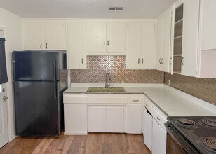 1034 S Holly Ln in Midwest City, OK - Building Photo - Building Photo