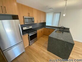 83 Gardner St, Unit 101 in Boston, MA - Building Photo