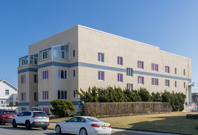 The Garfield in Avon By The Sea, NJ - Foto de edificio - Building Photo