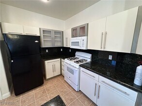3143 Dusty Moon Ave in Henderson, NV - Building Photo - Building Photo