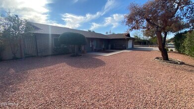 6823 W Union Hills Dr in Glendale, AZ - Building Photo - Building Photo