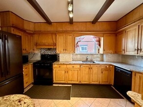 5738 Melvin St in Pittsburgh, PA - Building Photo - Building Photo