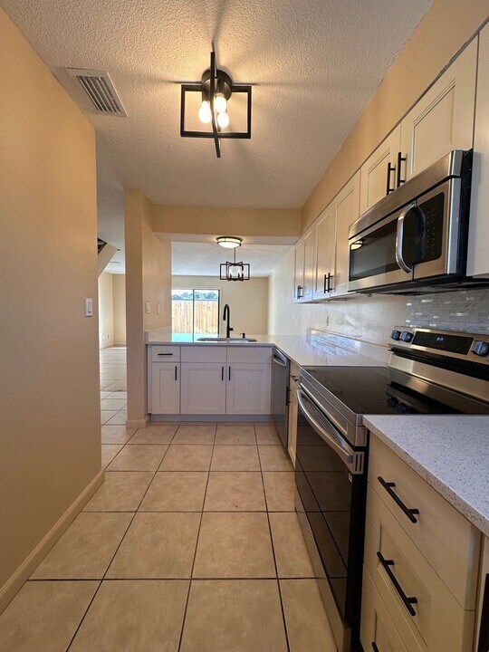 734 Legion Dr in Destin, FL - Building Photo