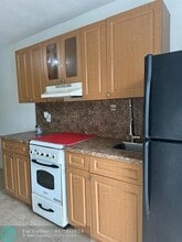 48 SW 11th St in Dania Beach, FL - Building Photo - Building Photo