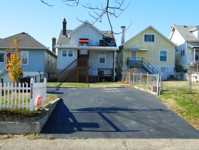 1235 Lydia St, Unit # 1 in Louisville, KY - Foto de edificio - Building Photo