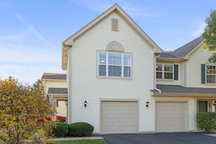 2513 Dickens Dr in Aurora, IL - Building Photo