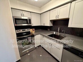 1020 15th St, Unit 9G in Denver, CO - Building Photo - Building Photo