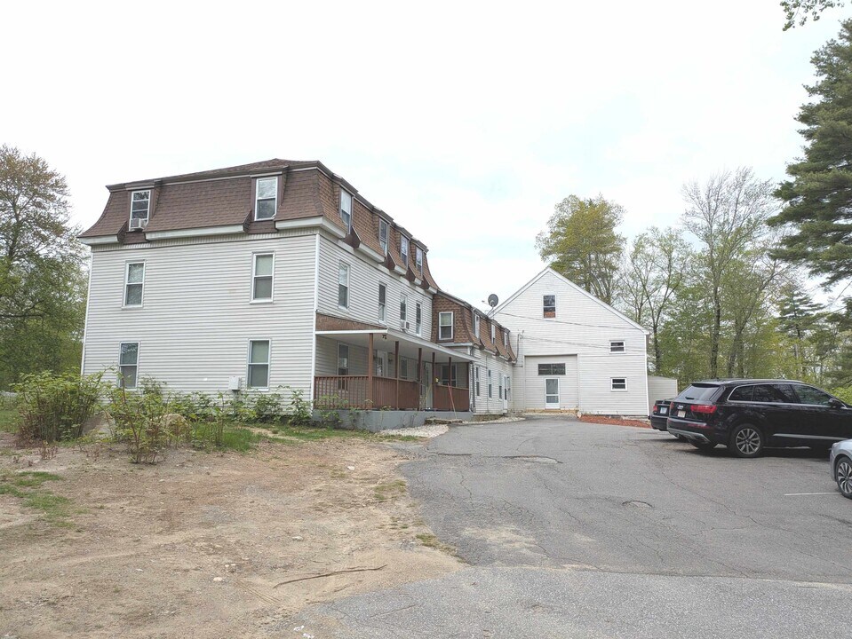 3 S Shore Rd in Salem, NH - Building Photo