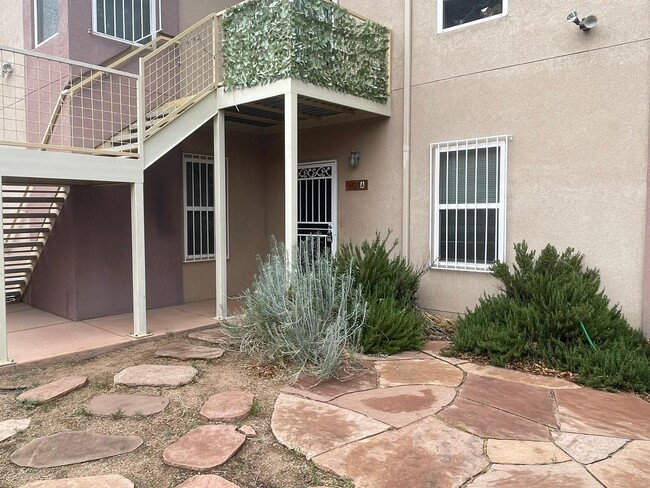 407 Harvard Dr SE in Albuquerque, NM - Building Photo - Building Photo
