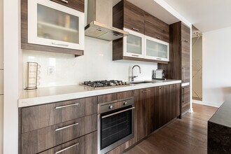 560 King St W in Toronto, ON - Building Photo - Building Photo