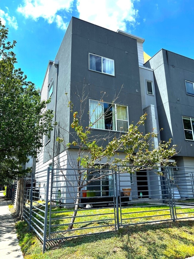 1524 Blodgett St in Houston, TX - Building Photo - Building Photo