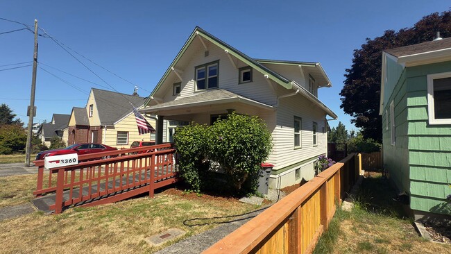 3360 Harrison Ave in Astoria, OR - Building Photo - Building Photo
