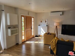 450 Rexford Dr in Beverly Hills, CA - Building Photo - Building Photo
