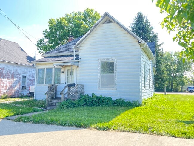 property at 905 N Jackson St
