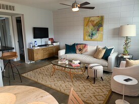 1202 Newning Ave, Unit Apartment Travis Heights in Austin, TX - Building Photo