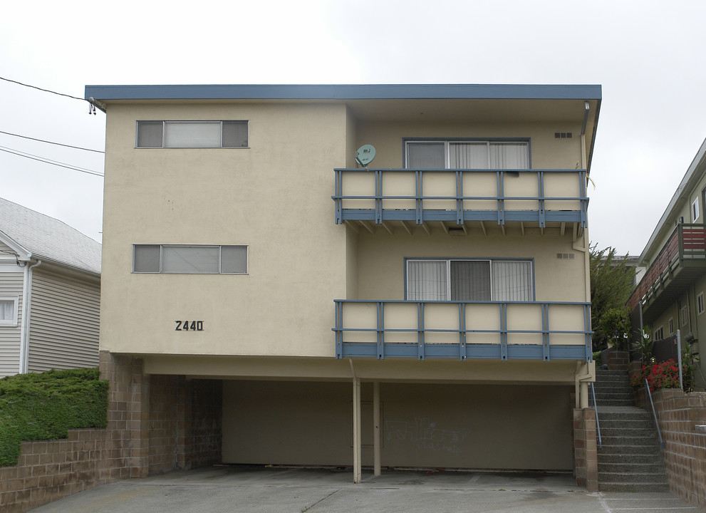 2440 Palmetto in Oakland, CA - Building Photo